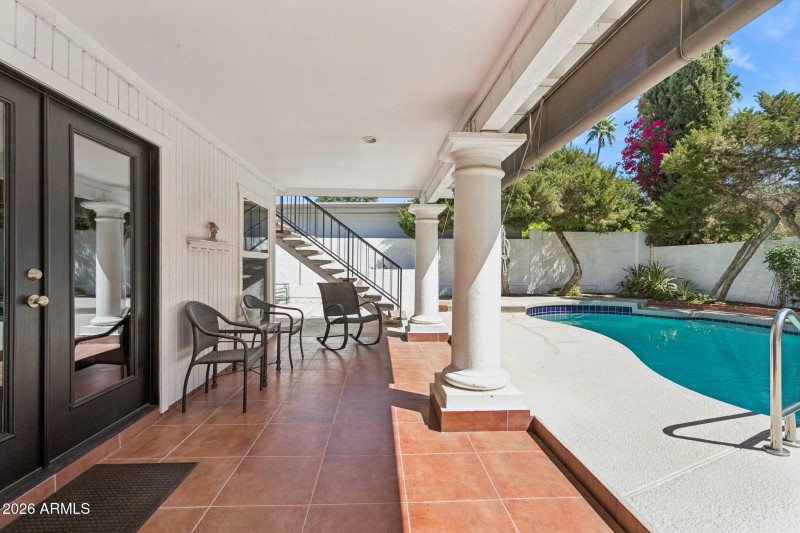 Spacious Patio