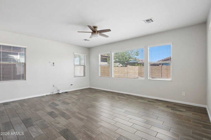 5-web-or-mls-12106-w-desert-moon-way