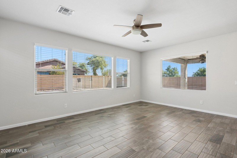 7-web-or-mls-12106-w-desert-moon-way