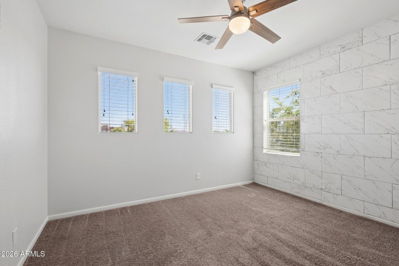 23-web-or-mls-12106-w-desert-moon-way