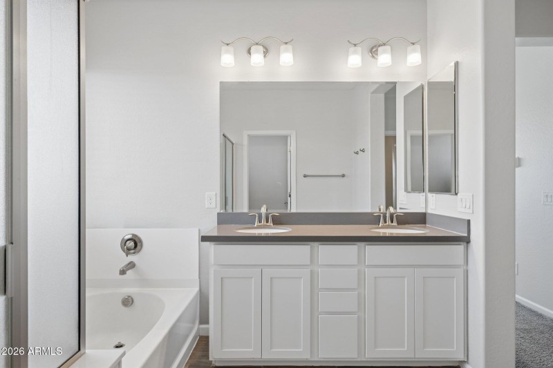 34-web-or-mls-12106-w-desert-moon-way