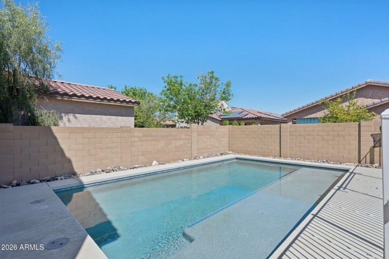 50-web-or-mls-12106-w-desert-moon-way