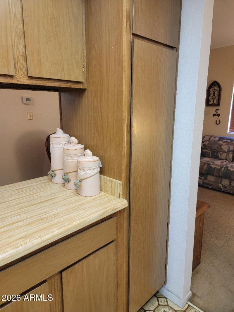 877 kitchen cabinets