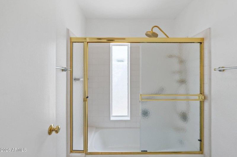 Primary Bathroom 3 (2)