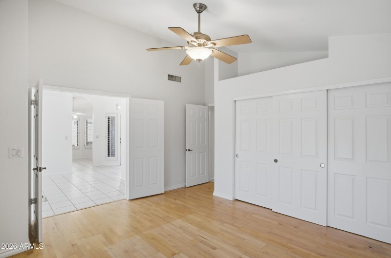 37 e greentree dr-15