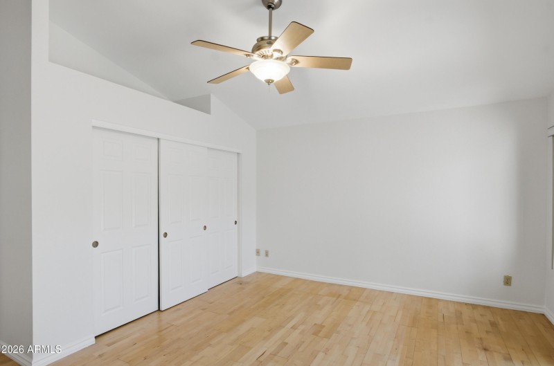 37 e greentree dr-16