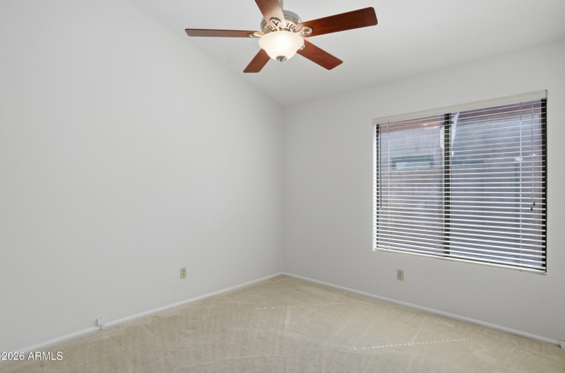 37 e greentree dr-18