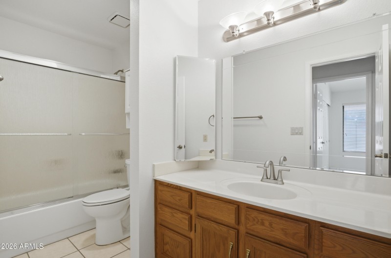 37 e greentree dr-20