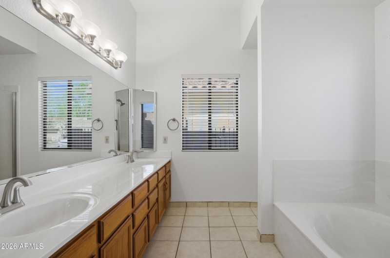 37 e greentree dr-23