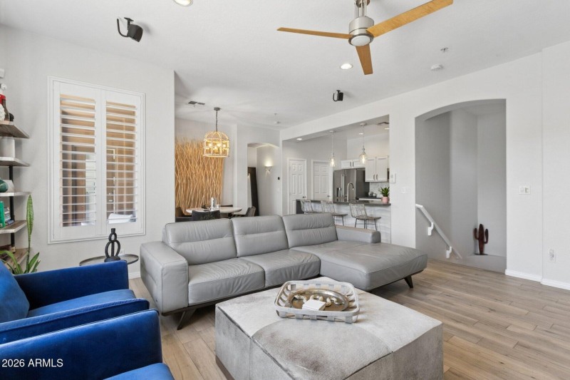 7-web-or-mls-16600-n-thompson-peak-pkwy-