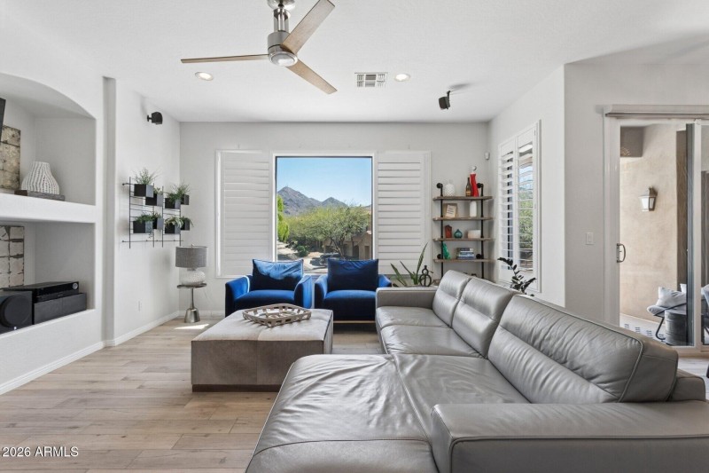 9-web-or-mls-16600-n-thompson-peak-pkwy-