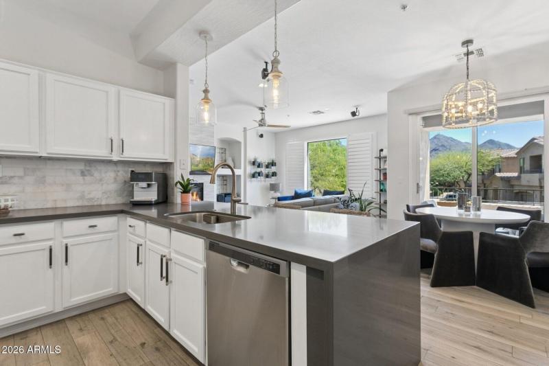 15-web-or-mls-16600-n-thompson-peak-pkwy