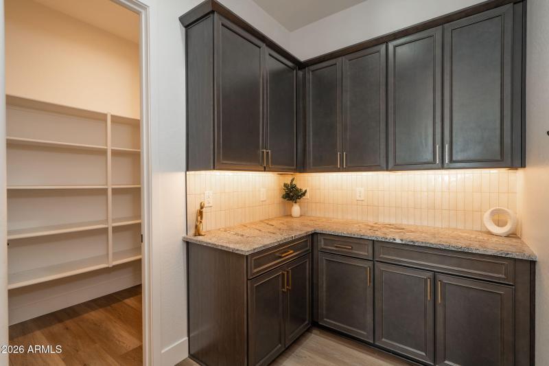 24-web-or-mls-5238-iron-vine-trl