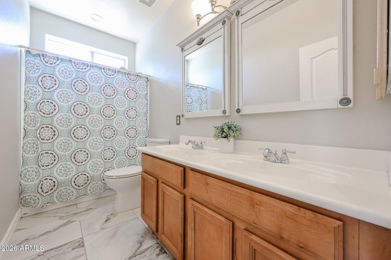 Upstairs Secondary Full Bathroom