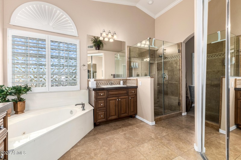 4443 E Morning Vista Ln