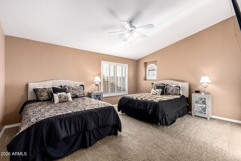 4443 E Morning Vista Ln