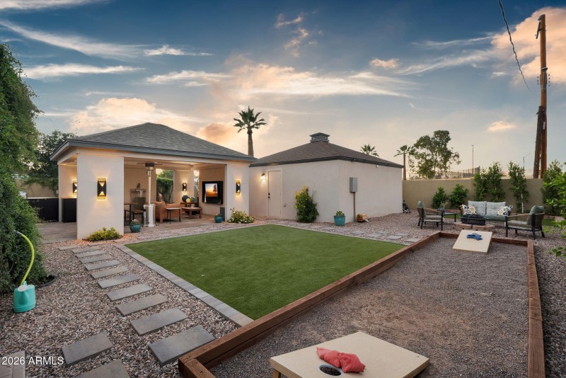 twilight back 2 938 W Portland