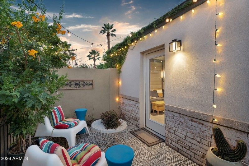 twilight guest patio 938 W Portland