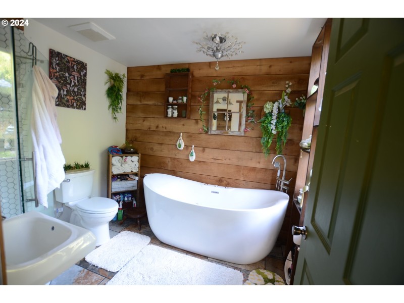 Owner's Suite Bathroom