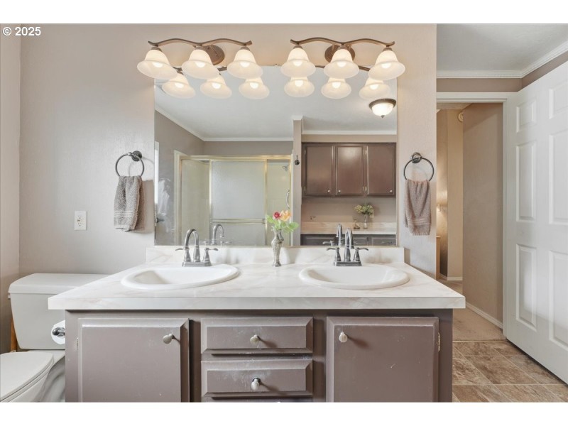 Owner's Suite Bathroom