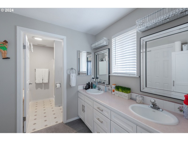 Bedroom, Owner's Suite