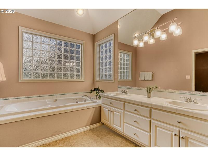 Owner's Suite Bathroom