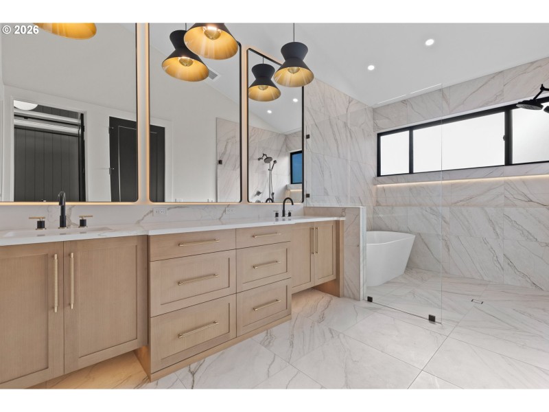 Owner's Suite Bathroom