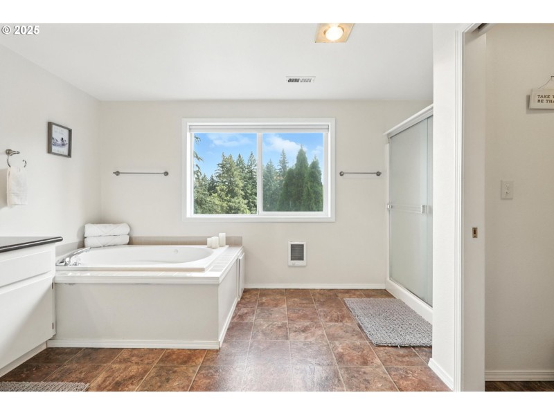 Owner's Suite Bathroom