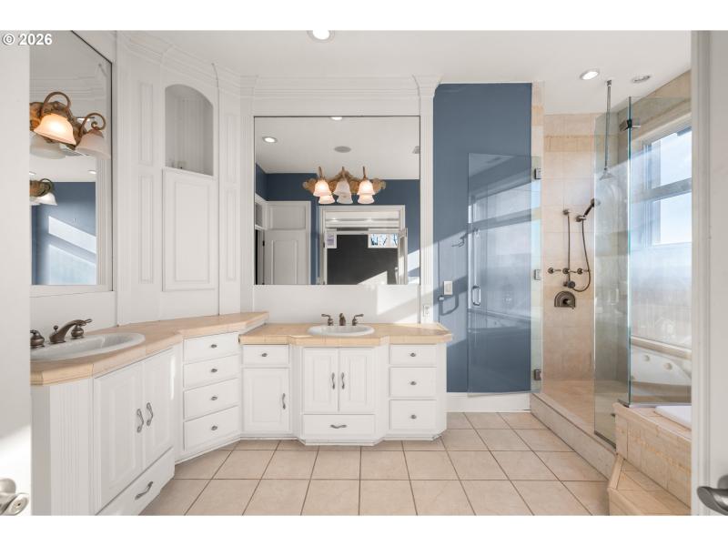 Owner's Suite Bathroom