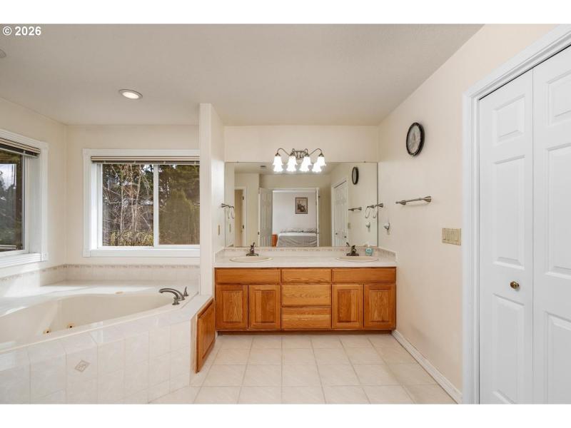 Owner's Suite Bathroom