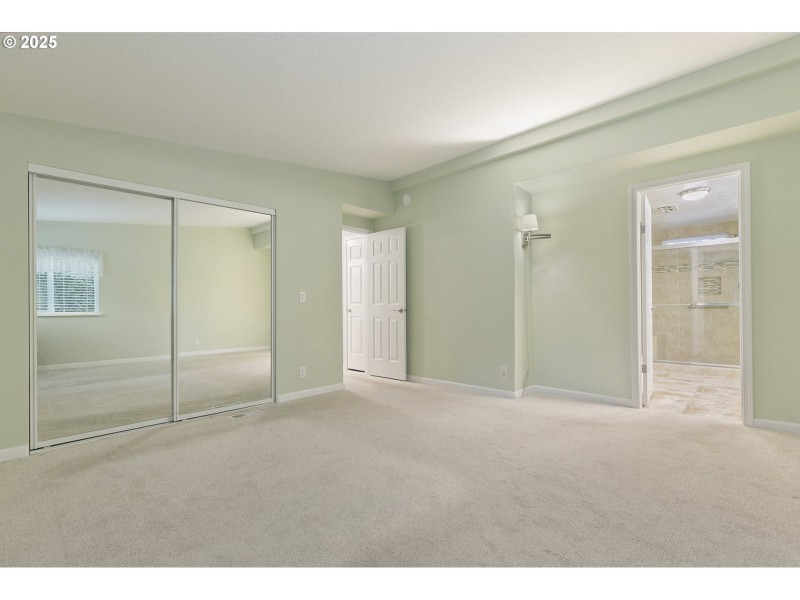 Bedroom, Owner's Suite