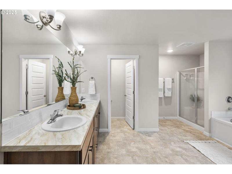 Owner's Suite Bathroom