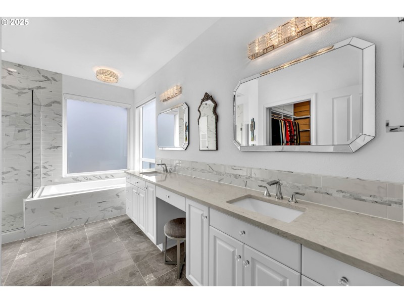 Owner's Suite Bathroom