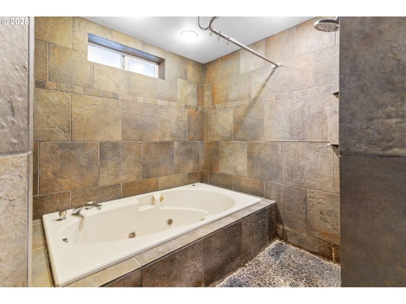 Owner's Suite Bathroom