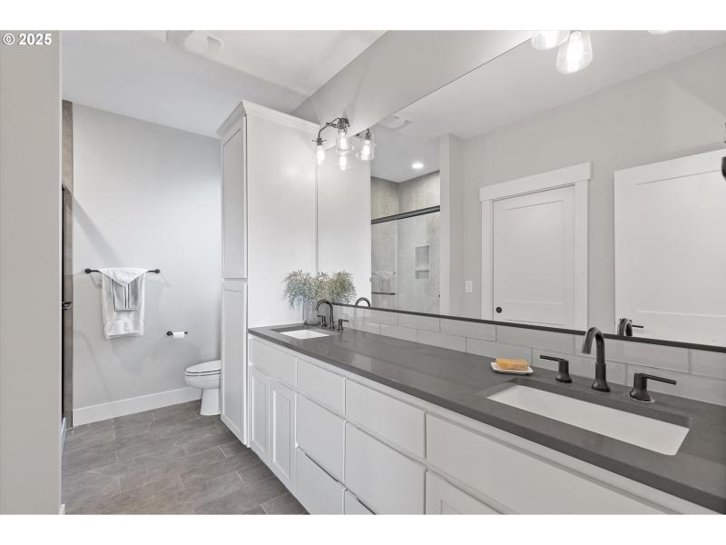 Owner's Suite Bathroom