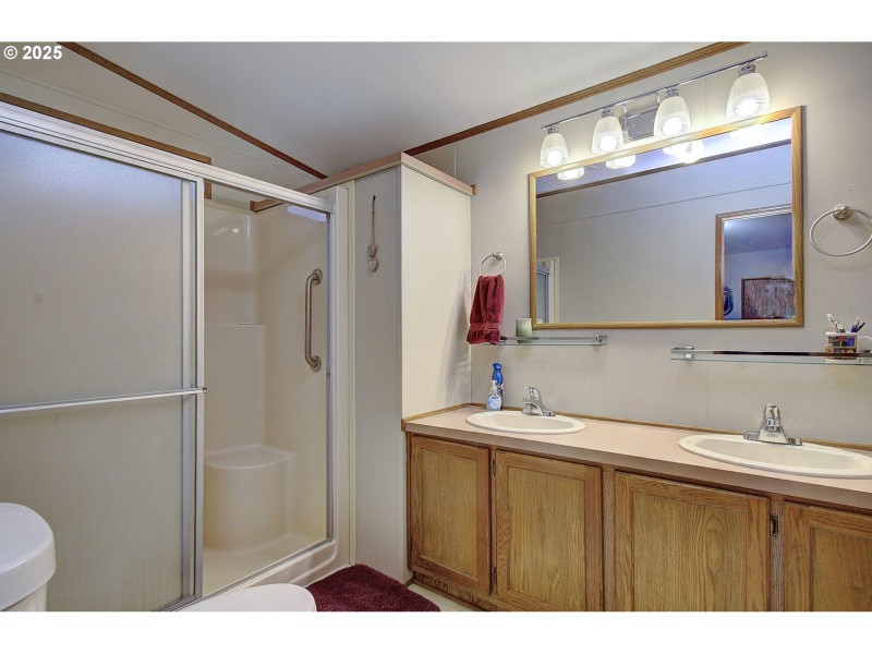 Bathroom, Attached
