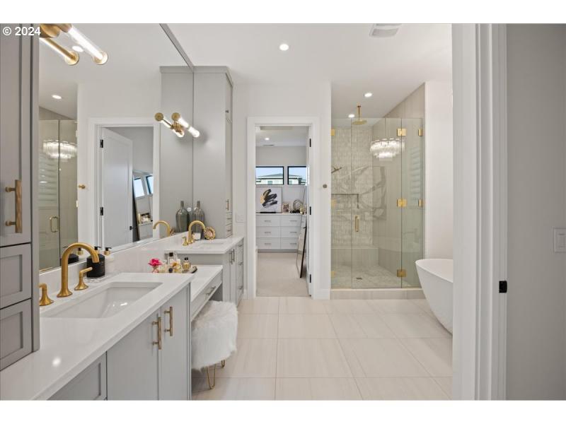 Owner's Suite Bathroom