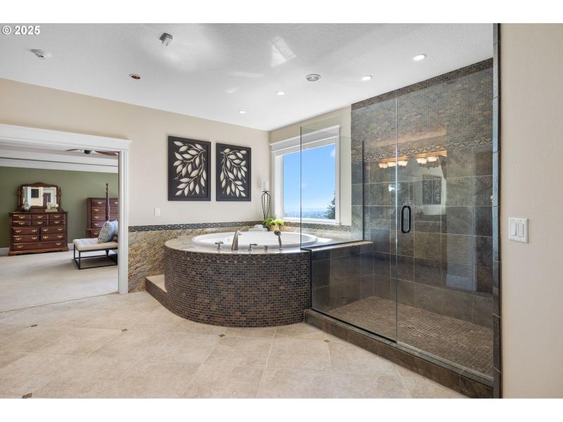 Owner's Suite Bathroom