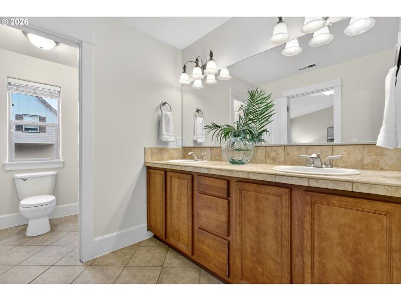 Owner's Suite Bathroom