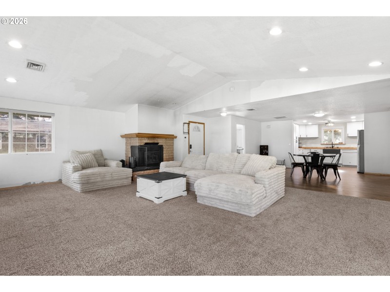 Living Room/Dining Room