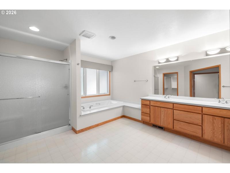 Owner's Suite Bathroom