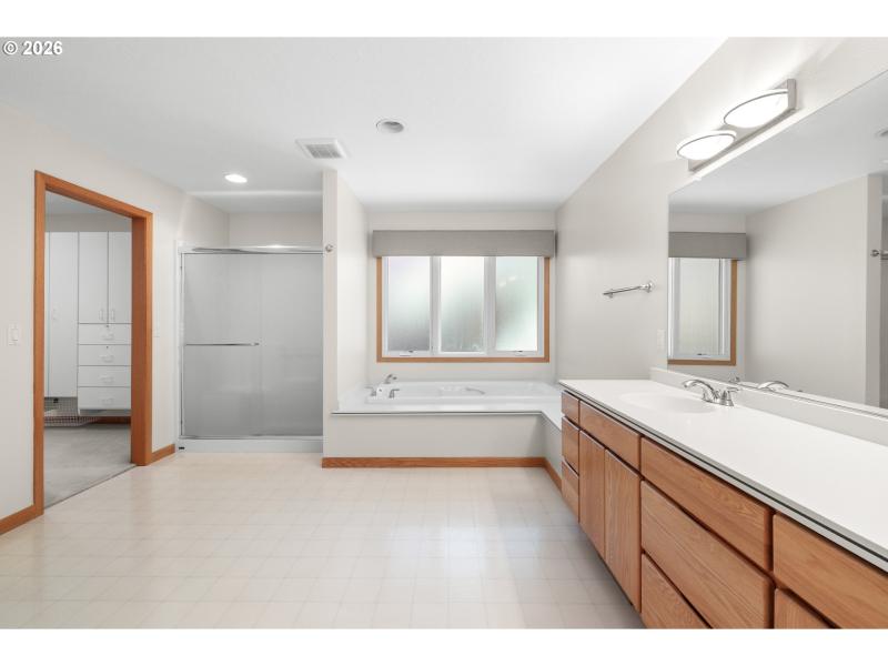 Owner's Suite Bathroom