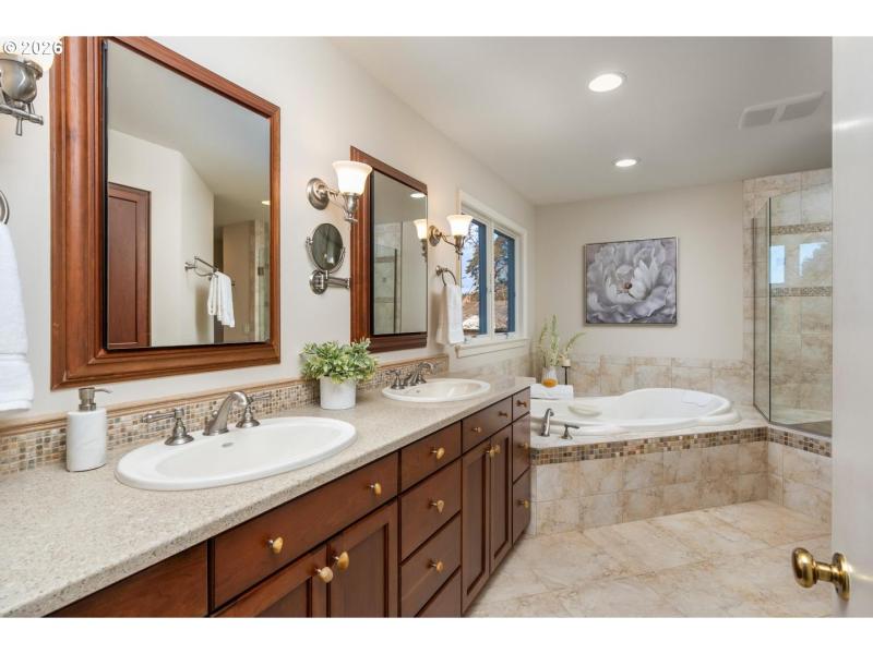 Owner's Suite Bathroom