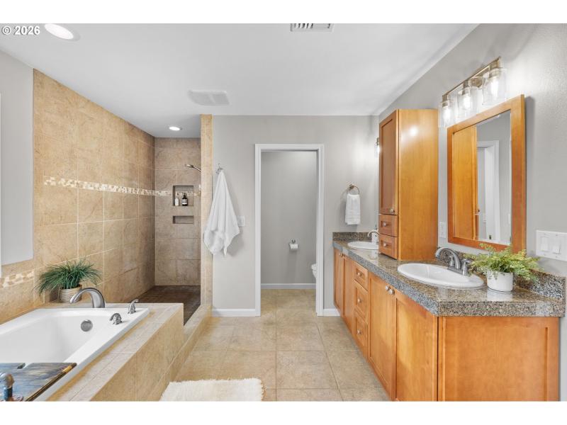 Owner's Suite Bathroom