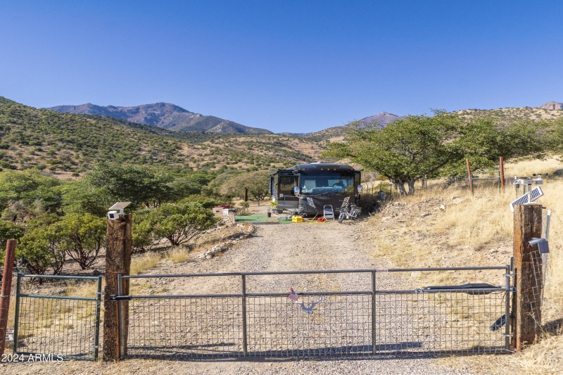 4709 E Dead Bear Draw-1