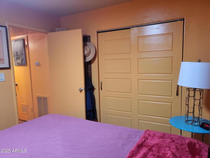 1ST CLOSET