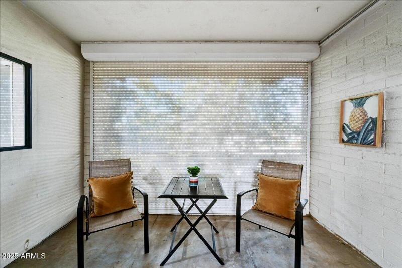 13-Balcony Shade Down