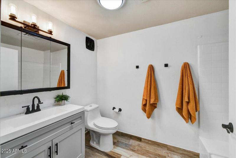 15-Primary Bathroom