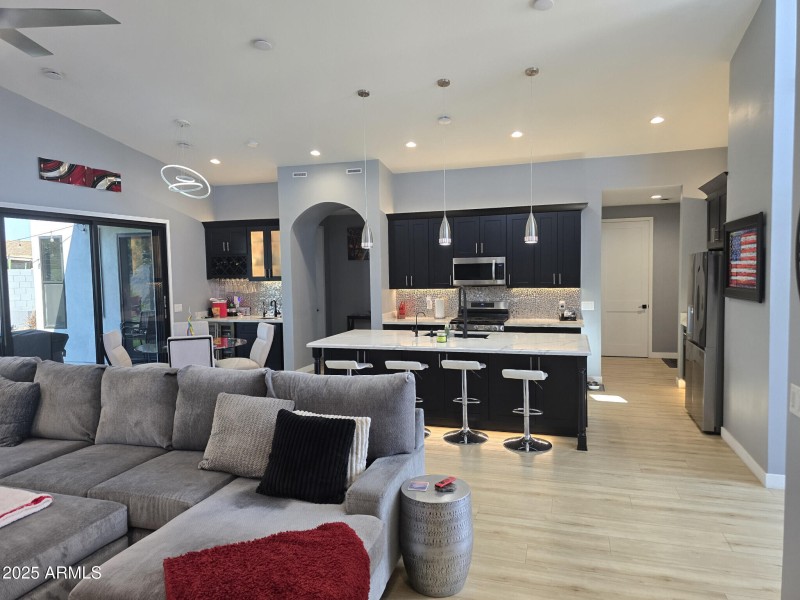 9) 53160-679d25db93ead