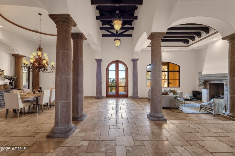15-web-or-mls-14675-e-paradise-dr